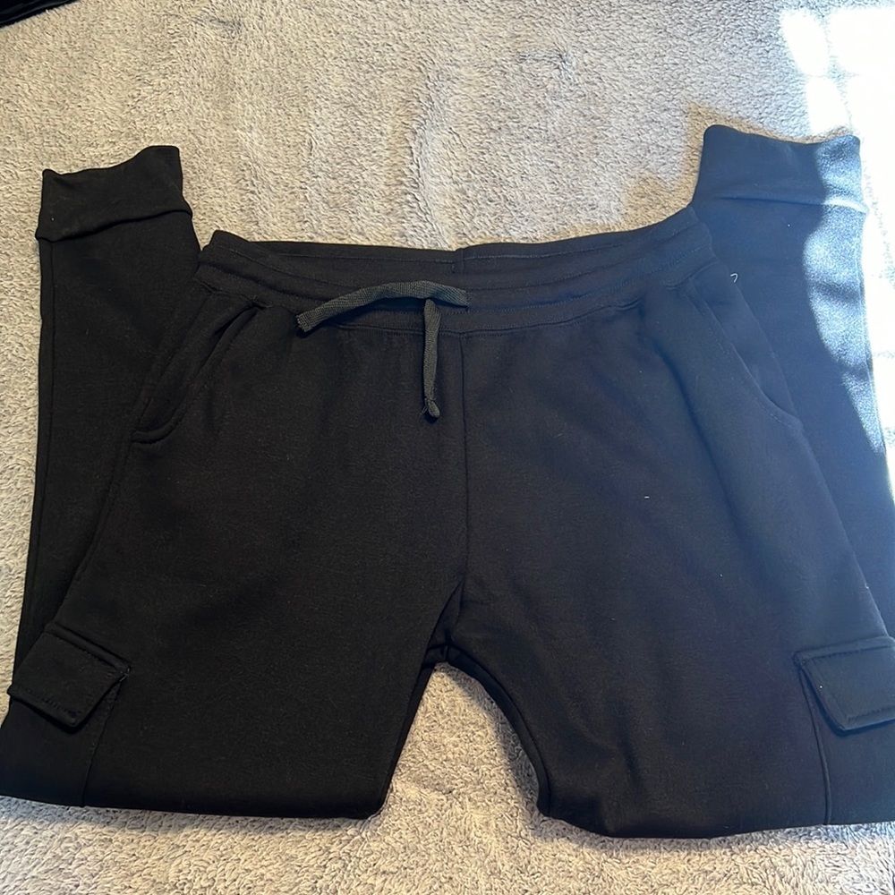 Black sweat pants/ joggers
